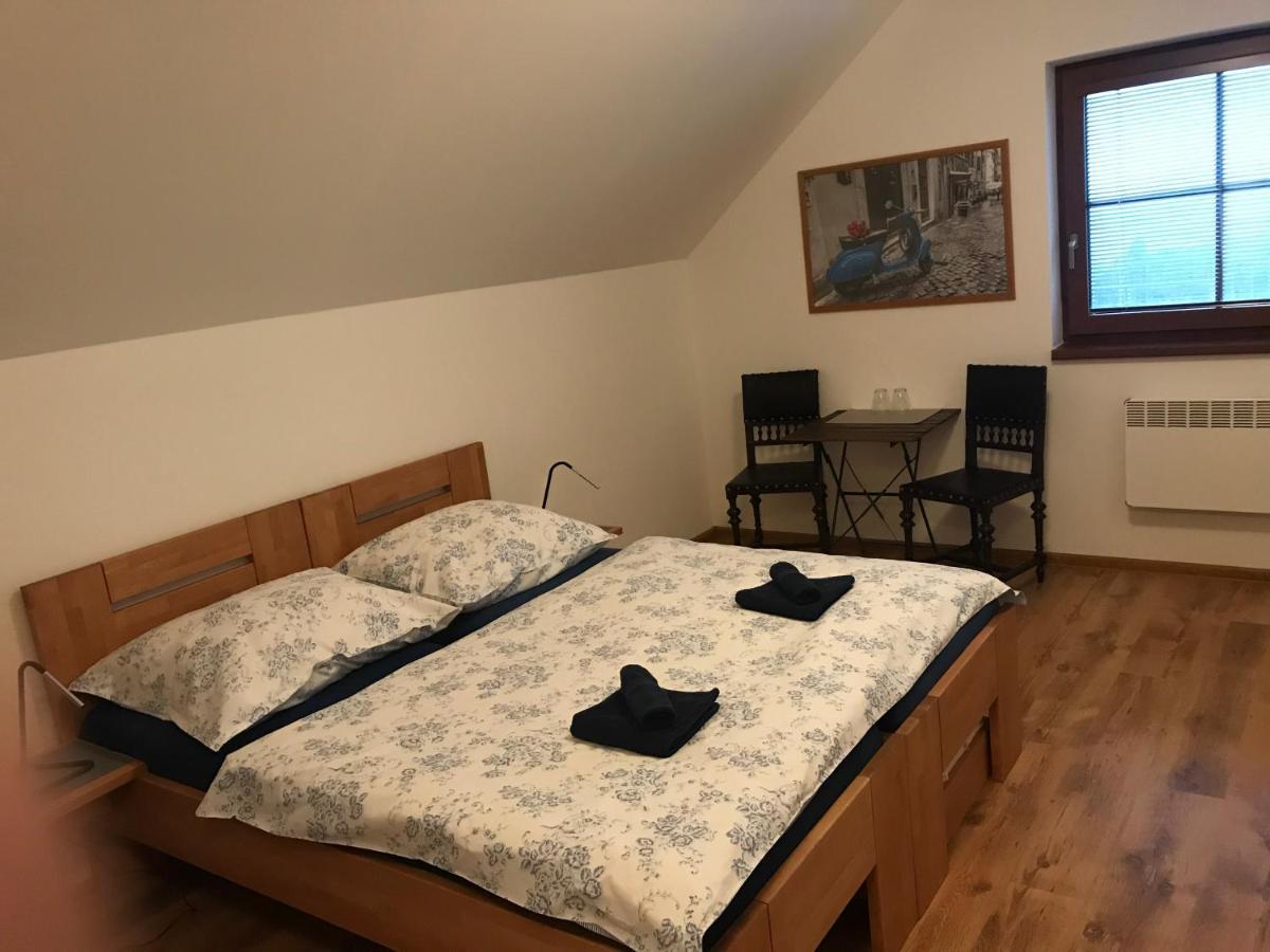 U Floderu Guest House Bavory Luaran gambar